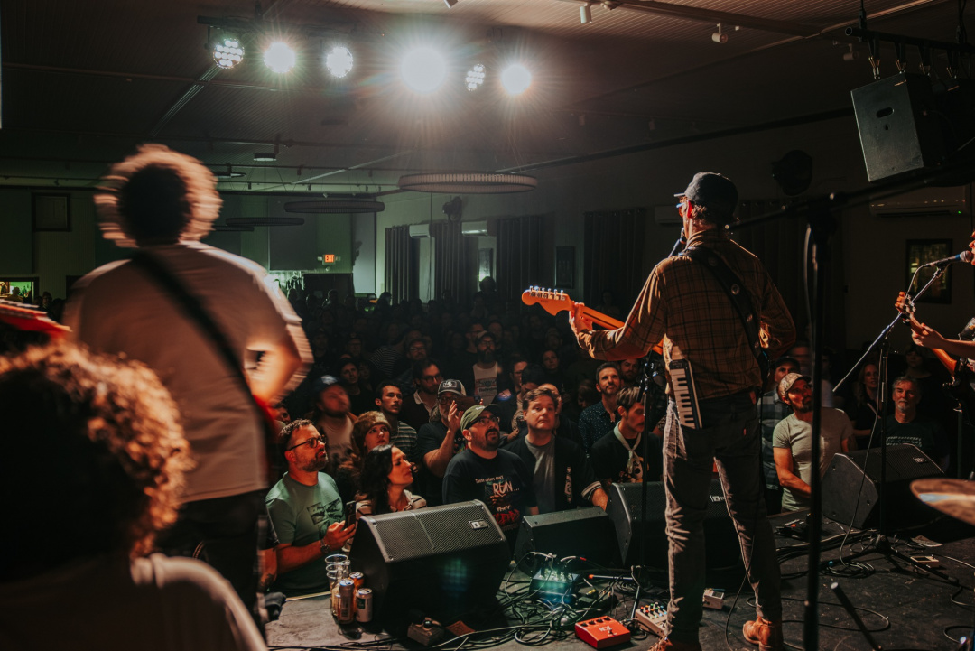 Ryan Davis & the Roadhouse Band