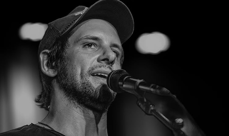 Ryan Davis & the Roadhouse Band